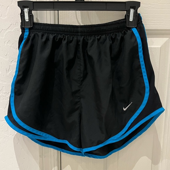 Nike Dri-fit shorts - Picture 2 of 4